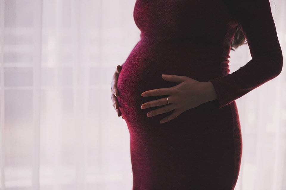 كيف يحصل الحمل و عند كيفية التنبؤ بميعاد التبويض ؟ البويضة و تخصيب