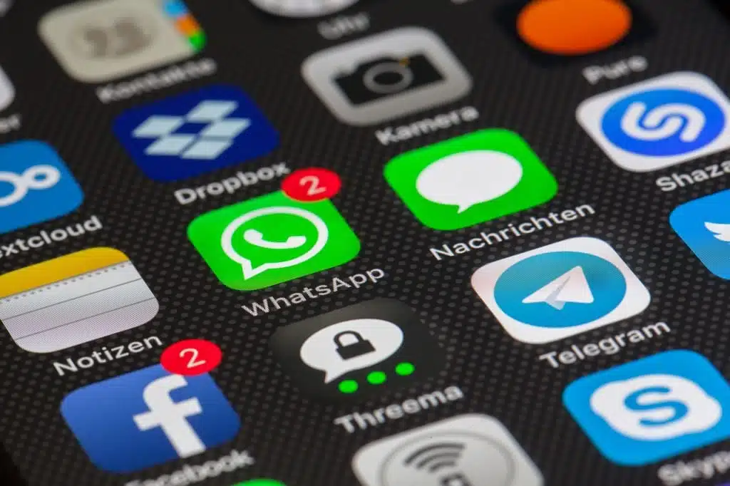 كيفية تحميل مقطع فيديو من Facebook إلى WhatsApp 2020