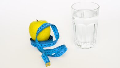 هل شرب الماء بكثرة يزيد الوزن