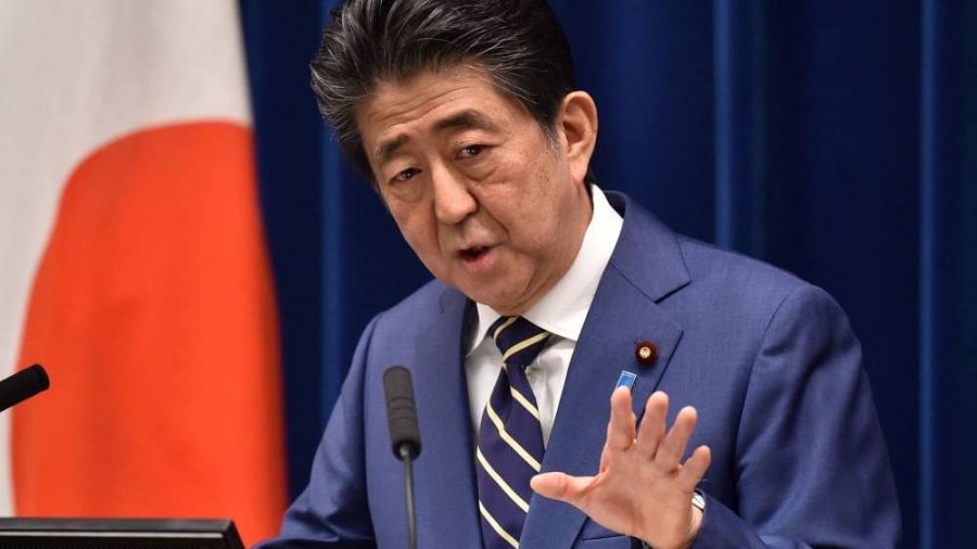 من هو رئيس الوزراء الياباني السابق شينزو آبي وما هي قصة اغتياله