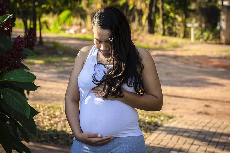 أسباب ألم اسفل البطن في الشهر الخامس من الحمل