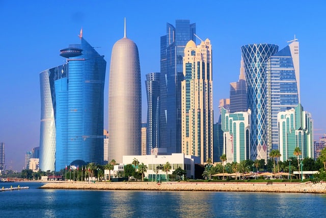 كم عدد سكان قطر المواطنين 2022